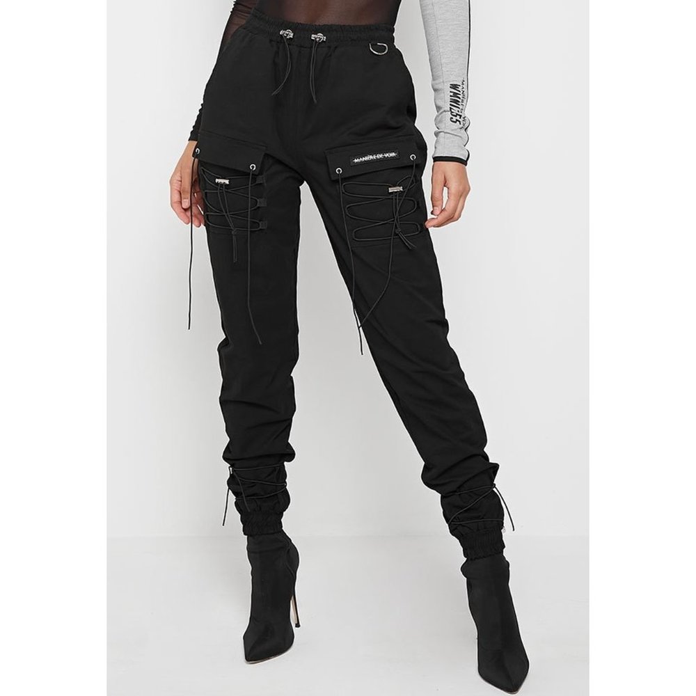 CARGO PANTS WITH BUNGEE CORD - Manière De Voir
